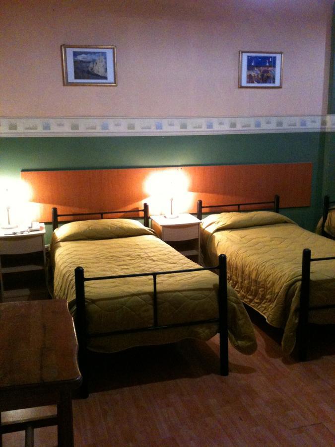 Hotel Londres 35 산티아고 객실 사진